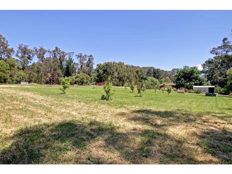 45 Lewis Road, Wandin North VIC 3139