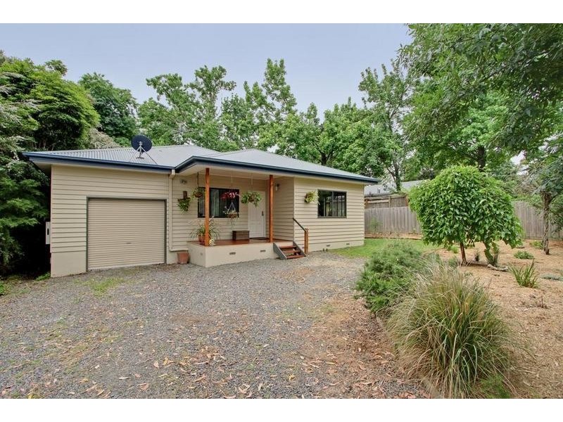 27 Joyce Road, Seville VIC 3139