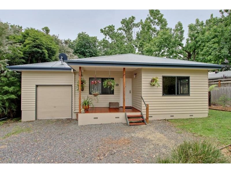 27 Joyce Road, Seville VIC 3139