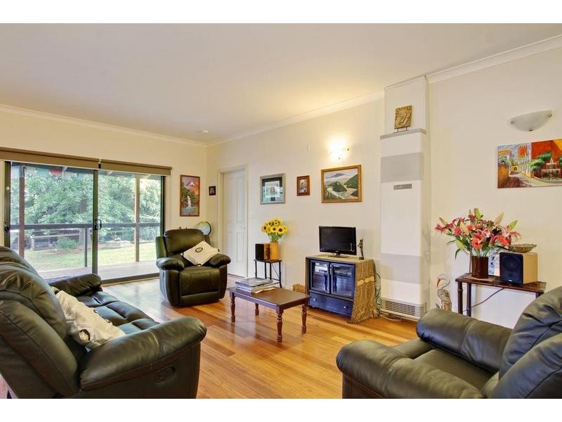 27 Joyce Road, Seville VIC 3139