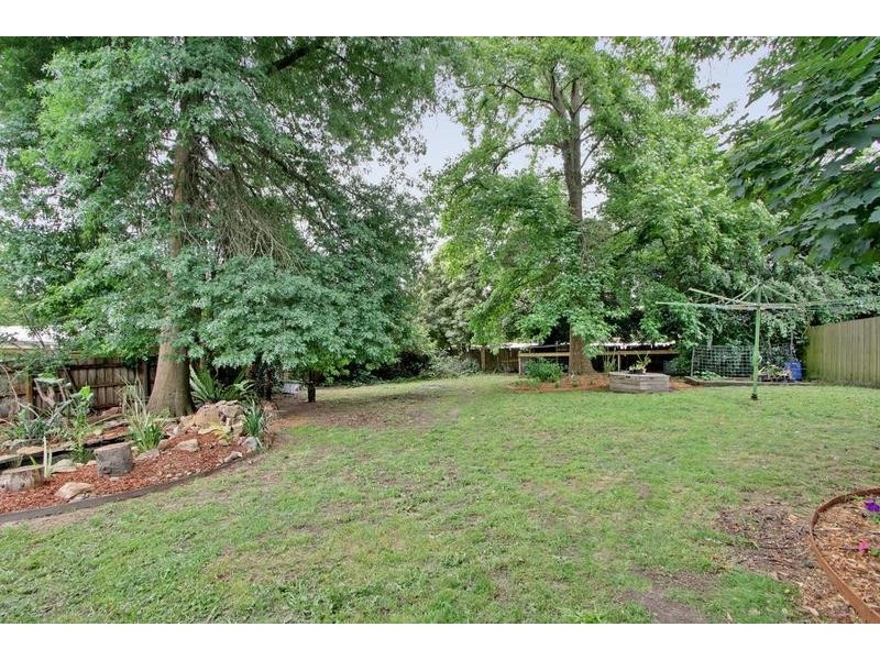 27 Joyce Road, Seville VIC 3139