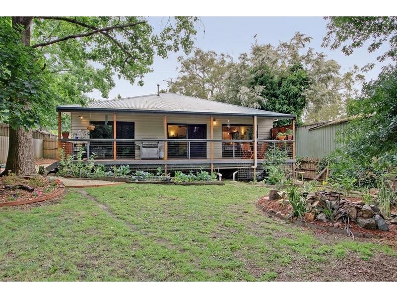 27 Joyce Road, Seville VIC 3139