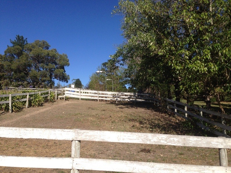* Woodside Road, Seville VIC 3139