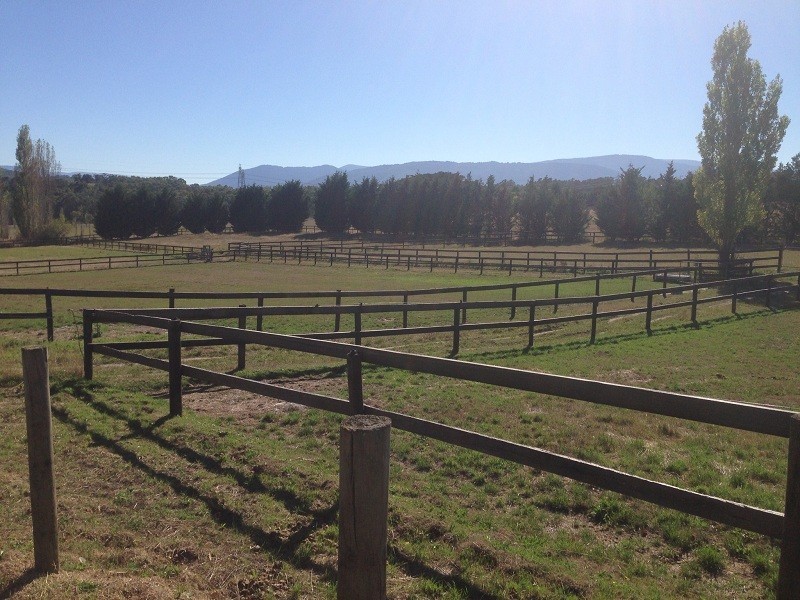 * Woodside Road, Seville VIC 3139