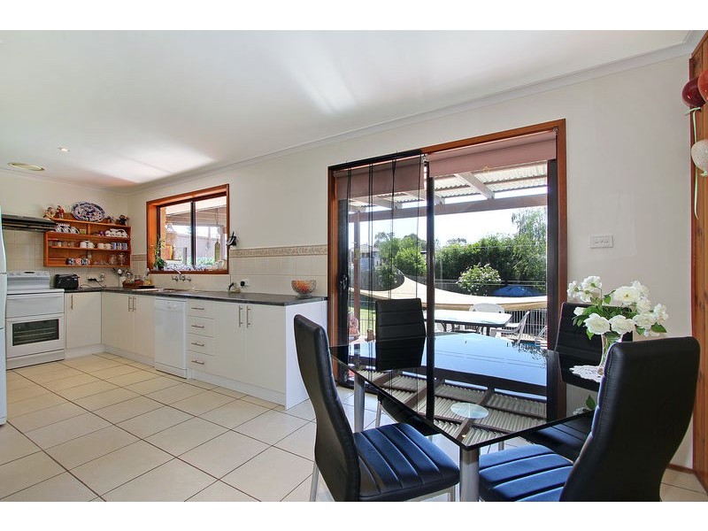 5 Normanberry Drive, Seville VIC 3139