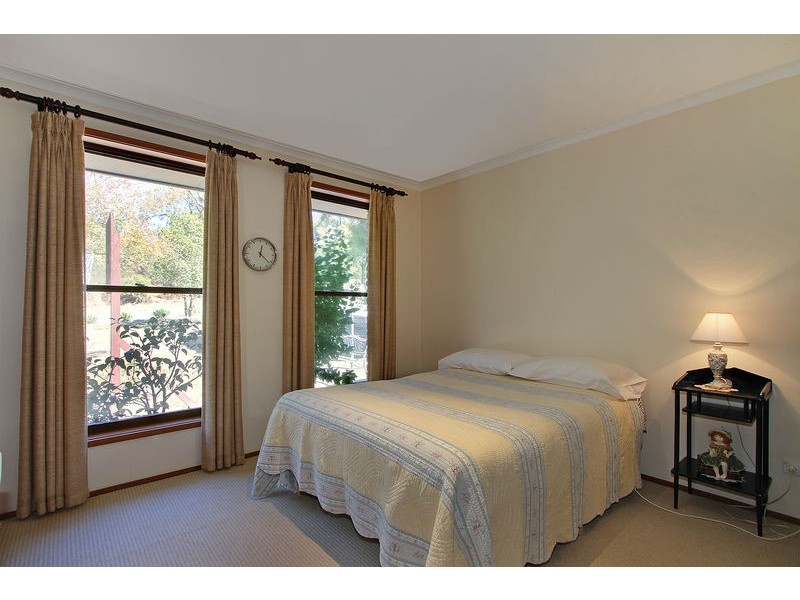 5 Normanberry Drive, Seville VIC 3139