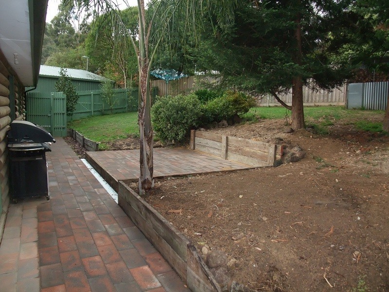 30 Weymar Cres, Wandin North VIC 3139