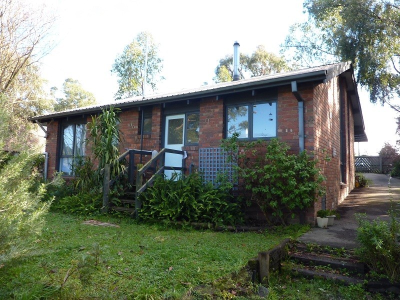 9 Park Street, Wandin North VIC 3139