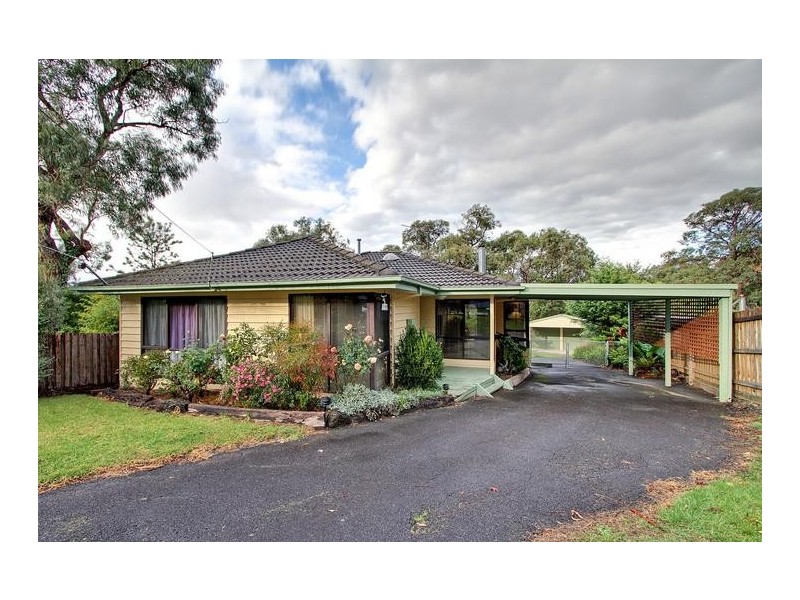1 Fern Court, Launching Place VIC 3139
