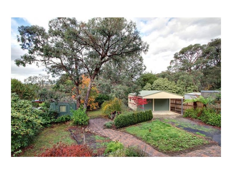 1 Fern Court, Launching Place VIC 3139