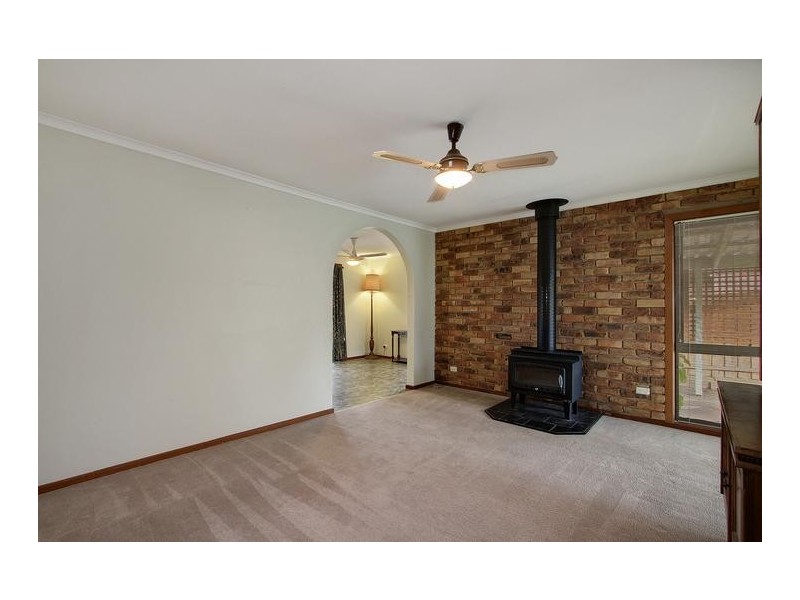1 Fern Court, Launching Place VIC 3139
