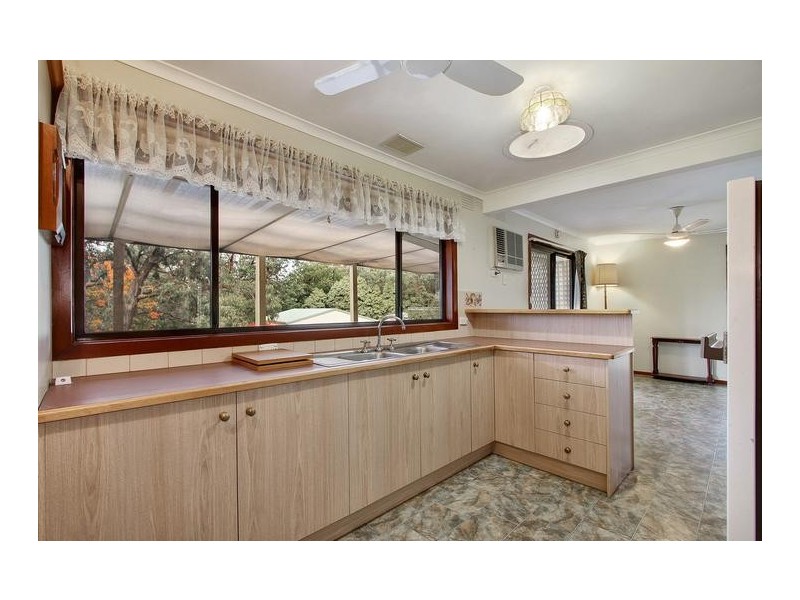 1 Fern Court, Launching Place VIC 3139