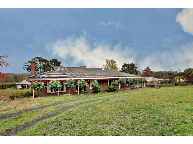 25 Wallace Road, Seville VIC 3139
