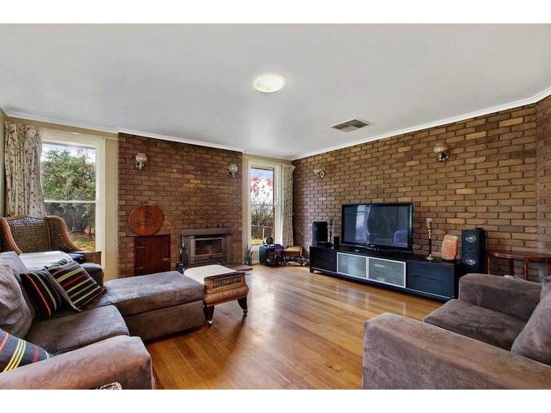 25 Wallace Road, Seville VIC 3139