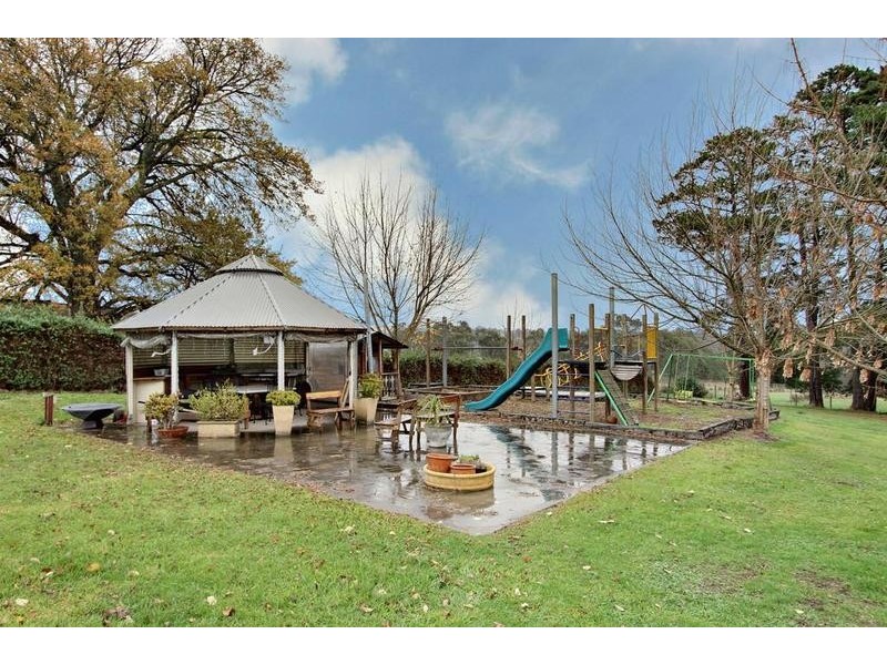 25 Wallace Road, Seville VIC 3139