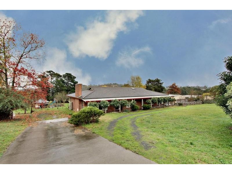 25 Wallace Road, Seville VIC 3139