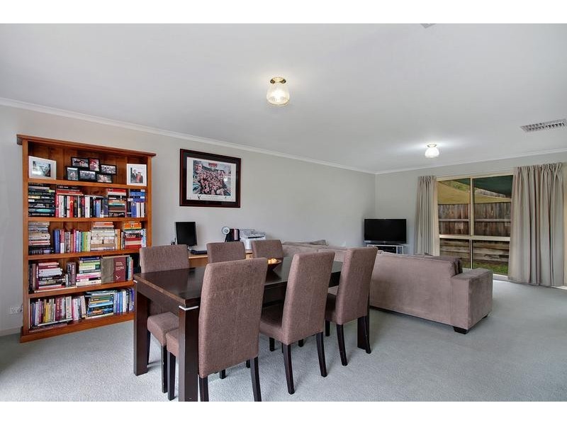 9 Jeremic Court, Croydon North VIC 3136