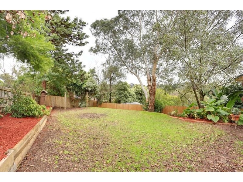 6 Capri Close, Seville VIC 3139