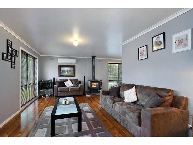 1 Valley Road, Seville VIC 3139