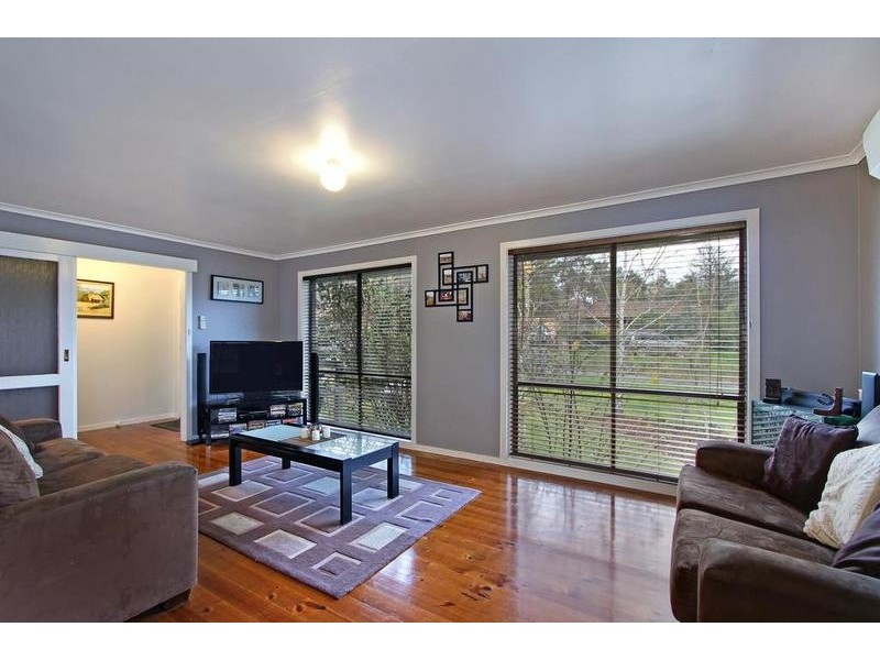 1 Valley Road, Seville VIC 3139