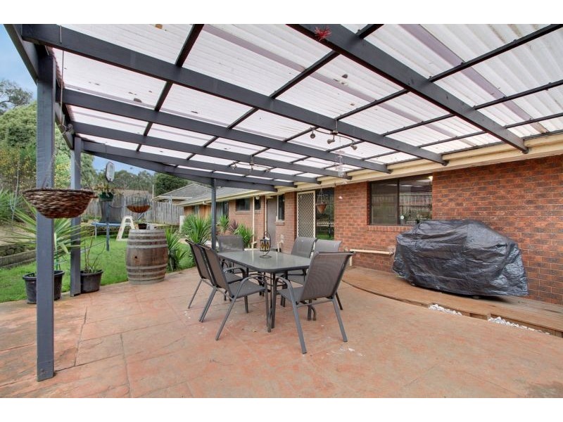 1 Valley Road, Seville VIC 3139