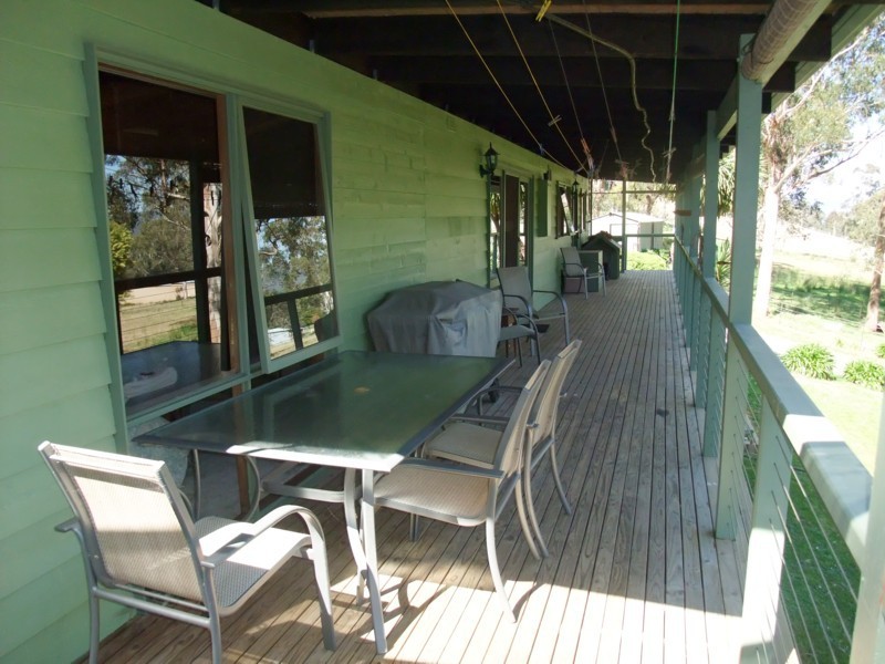 1675 Don Road, Launching Place VIC 3139