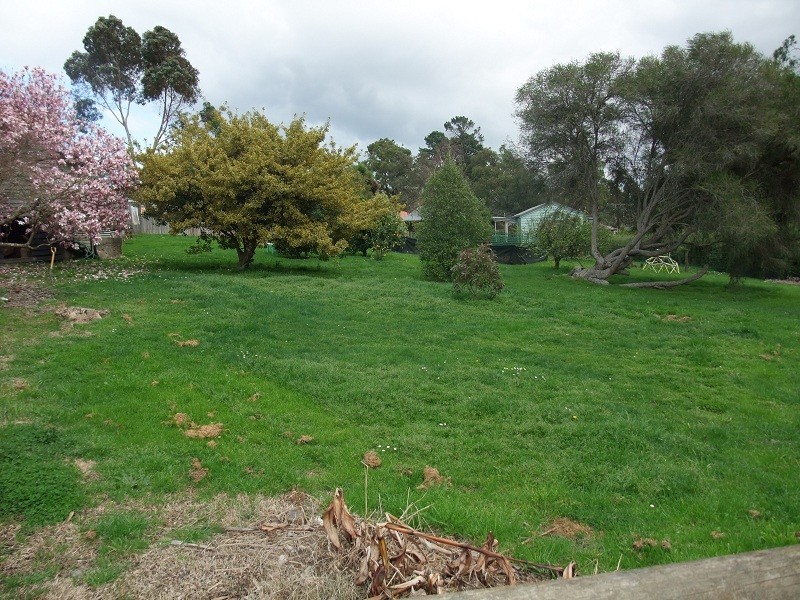 15 Railway Road, Seville VIC 3139