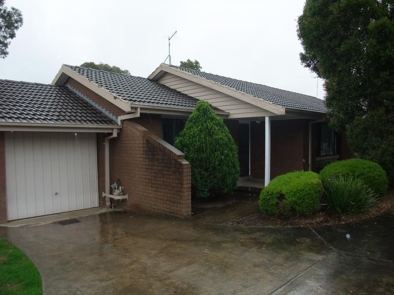 1/6 Emma Road, Croydon VIC 3136