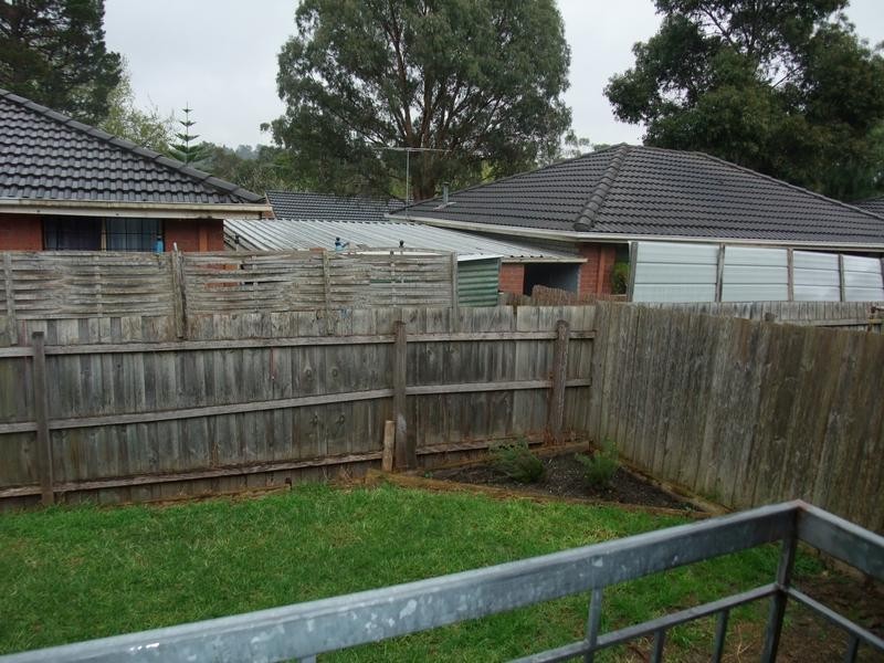 1/6 Emma Road, Croydon VIC 3136