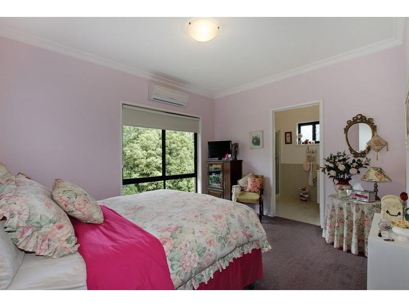 32 Raleigh Street, Seville VIC 3139