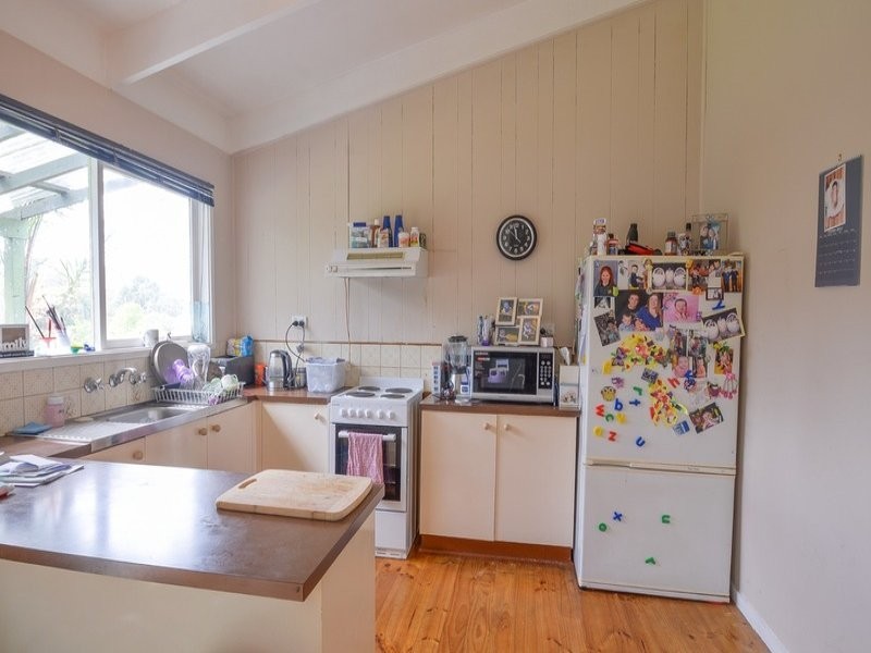 25 Dean Cres, Launching Place VIC 3139