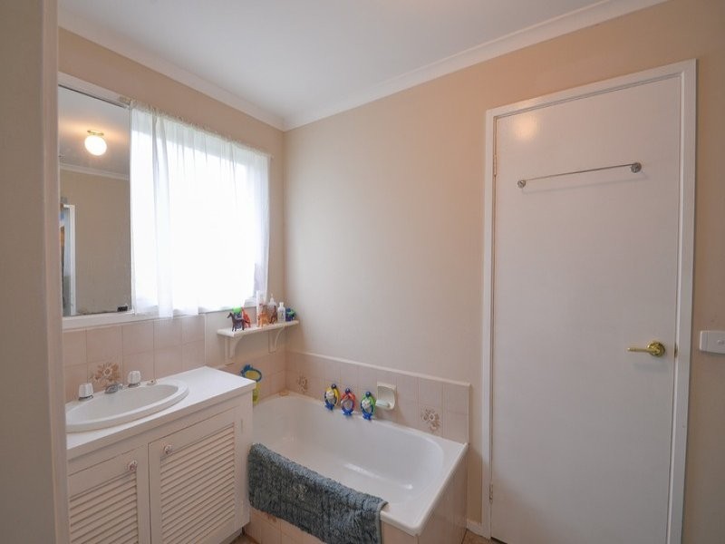 25 Dean Cres, Launching Place VIC 3139