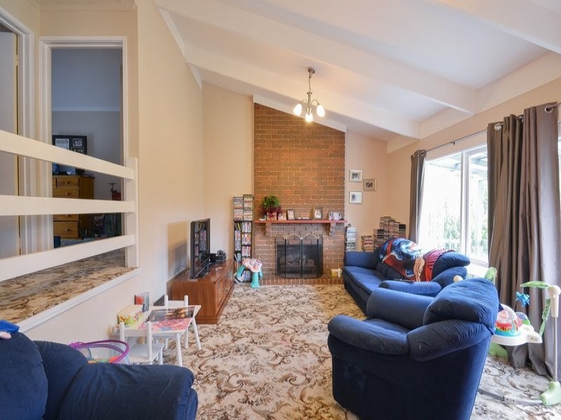 25 Dean Cres, Launching Place VIC 3139