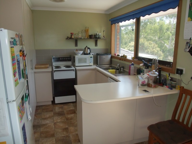 2 Candy Close, Seville VIC 3139