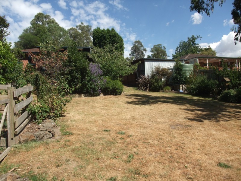 2 Candy Close, Seville VIC 3139