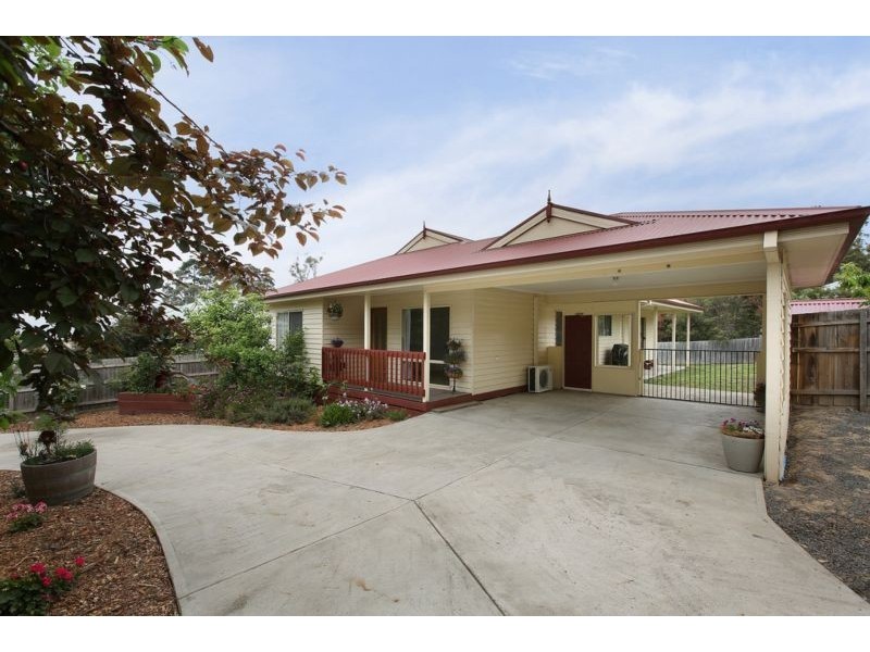 586 Warburton Highway, Seville VIC 3139