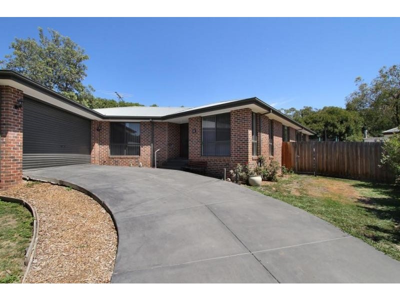 13 Read Road, Seville VIC 3139