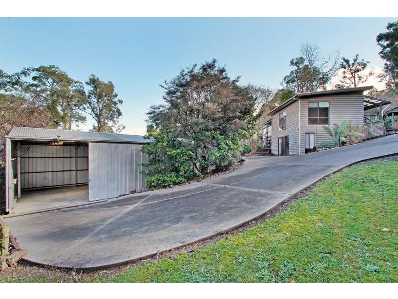 27 Eastview Avenue, Seville VIC 3139