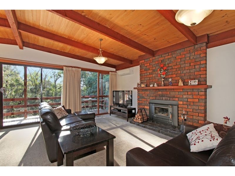 27 Bickleigh Vale Road, Mooroolbark VIC 3138