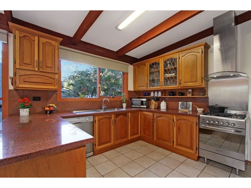 27 Bickleigh Vale Road, Mooroolbark VIC 3138