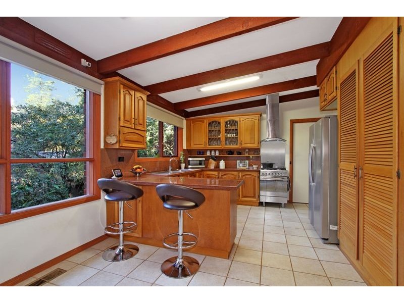 27 Bickleigh Vale Road, Mooroolbark VIC 3138