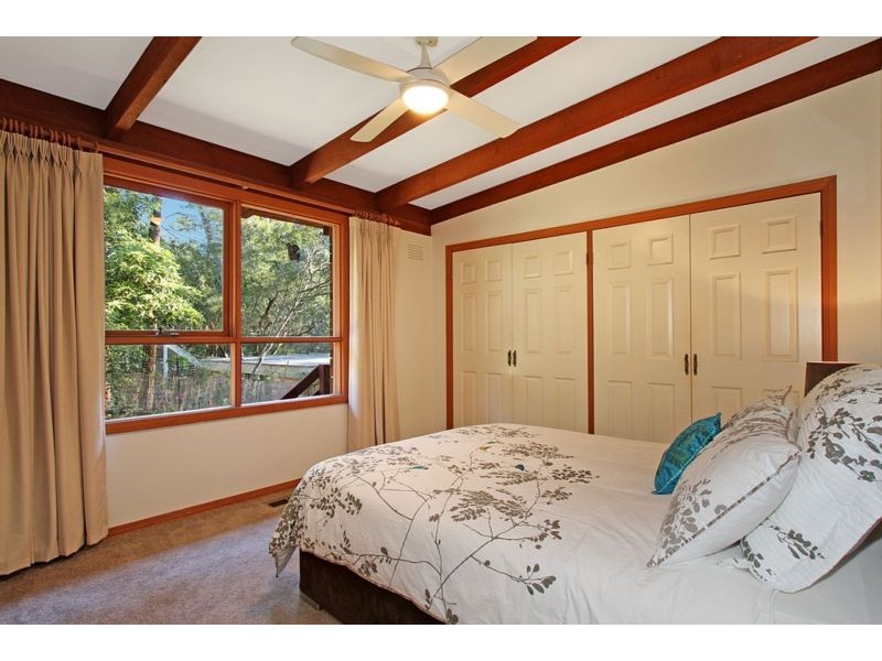 27 Bickleigh Vale Road, Mooroolbark VIC 3138