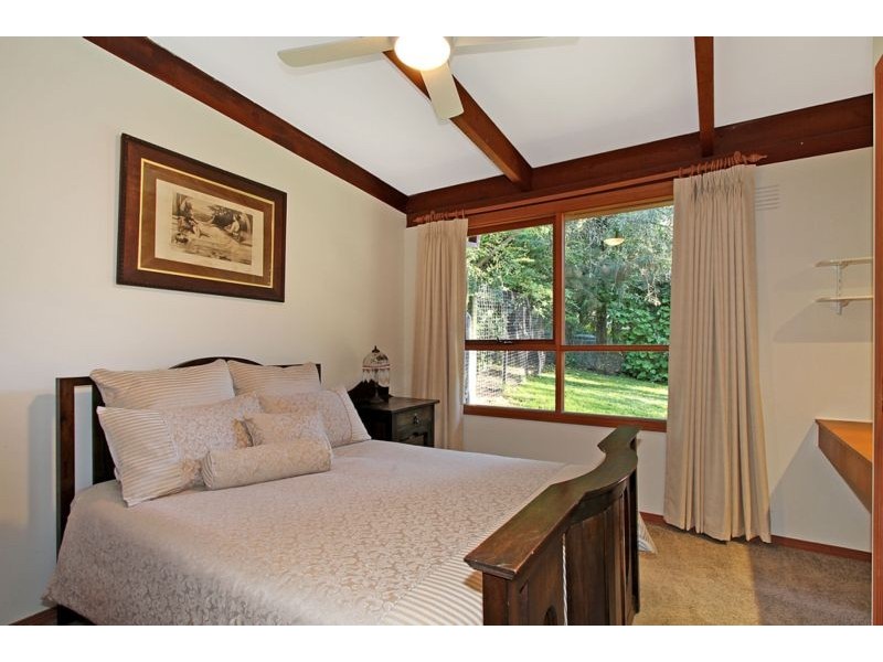 27 Bickleigh Vale Road, Mooroolbark VIC 3138