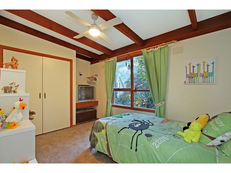 27 Bickleigh Vale Road, Mooroolbark VIC 3138