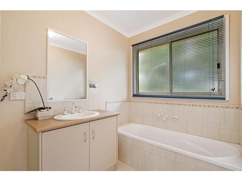 6 Stringybark Lane, Seville VIC 3139