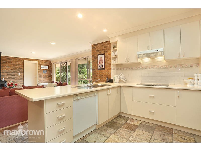 85 Sellick Drive, Croydon South VIC 3136