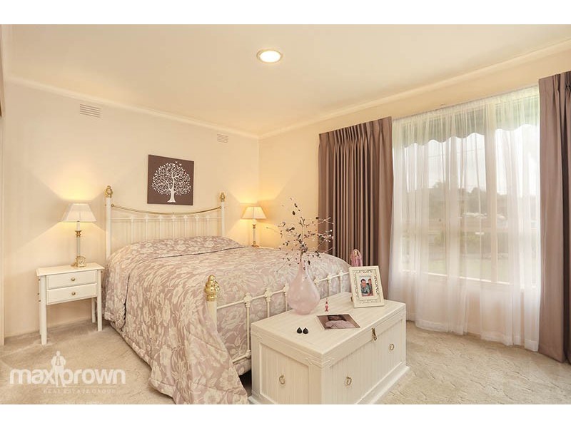 85 Sellick Drive, Croydon South VIC 3136