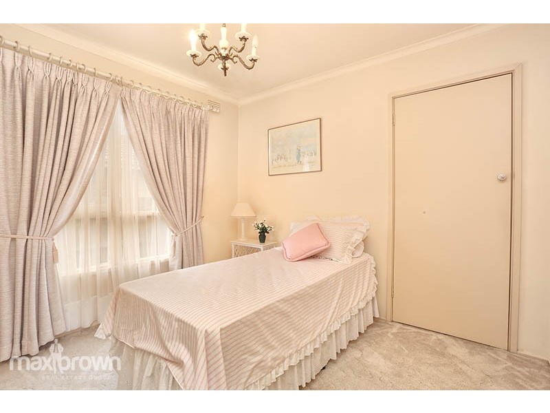 85 Sellick Drive, Croydon South VIC 3136