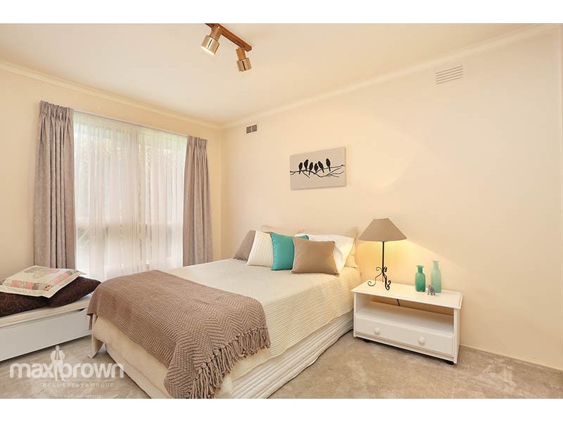 85 Sellick Drive, Croydon South VIC 3136