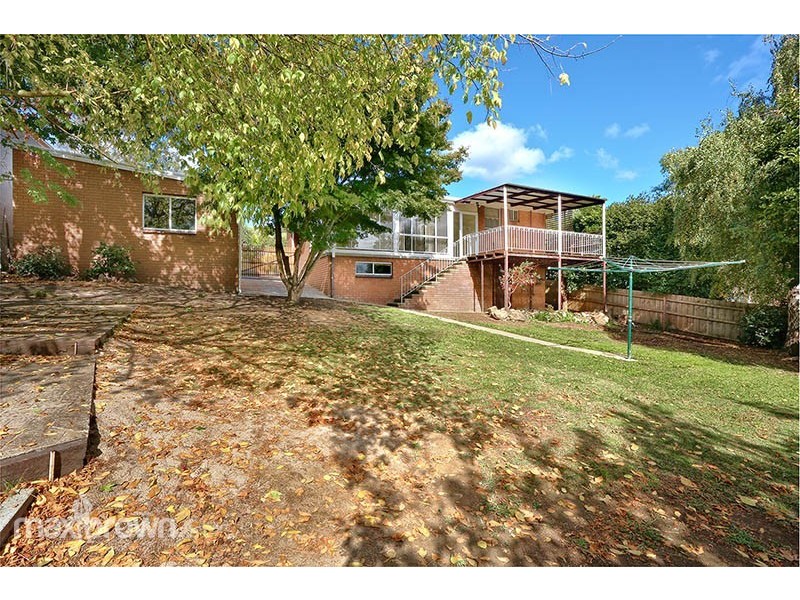 9 Raleigh Street, Seville VIC 3139